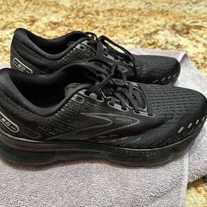 Men’s Brooks Shoes